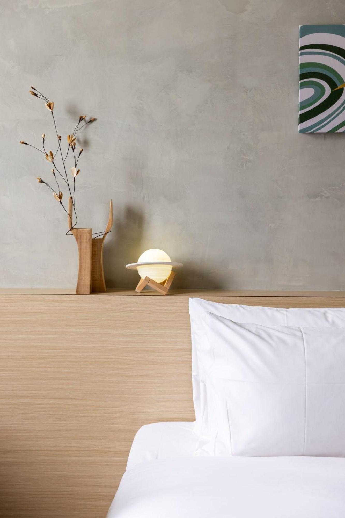 P Inn Тайнан Екстериор снимка